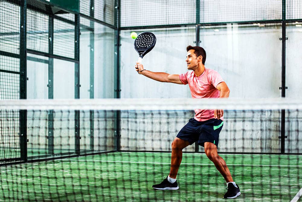 Los deportes de raqueta que debes conocer y practicar.